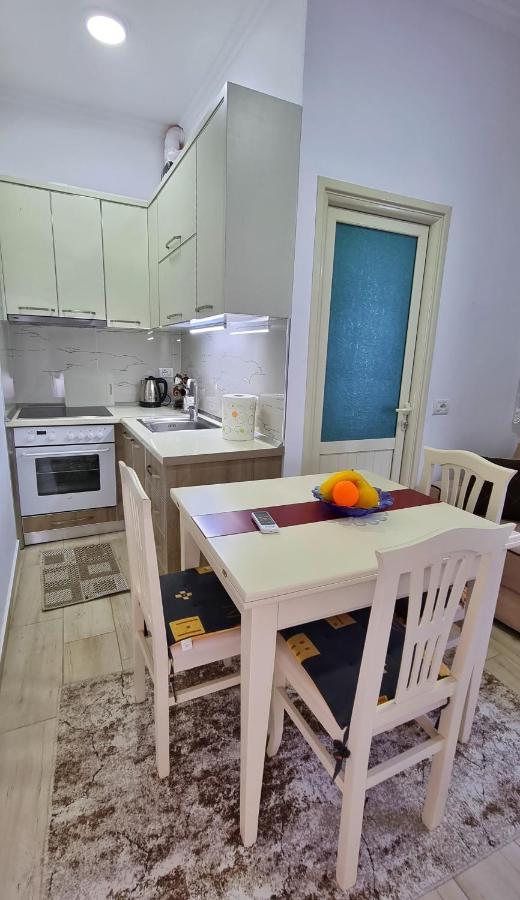 Downtown Apartment Берат Екстериор снимка