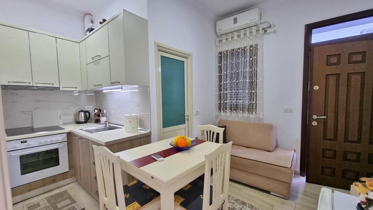 Downtown Apartment Берат Екстериор снимка